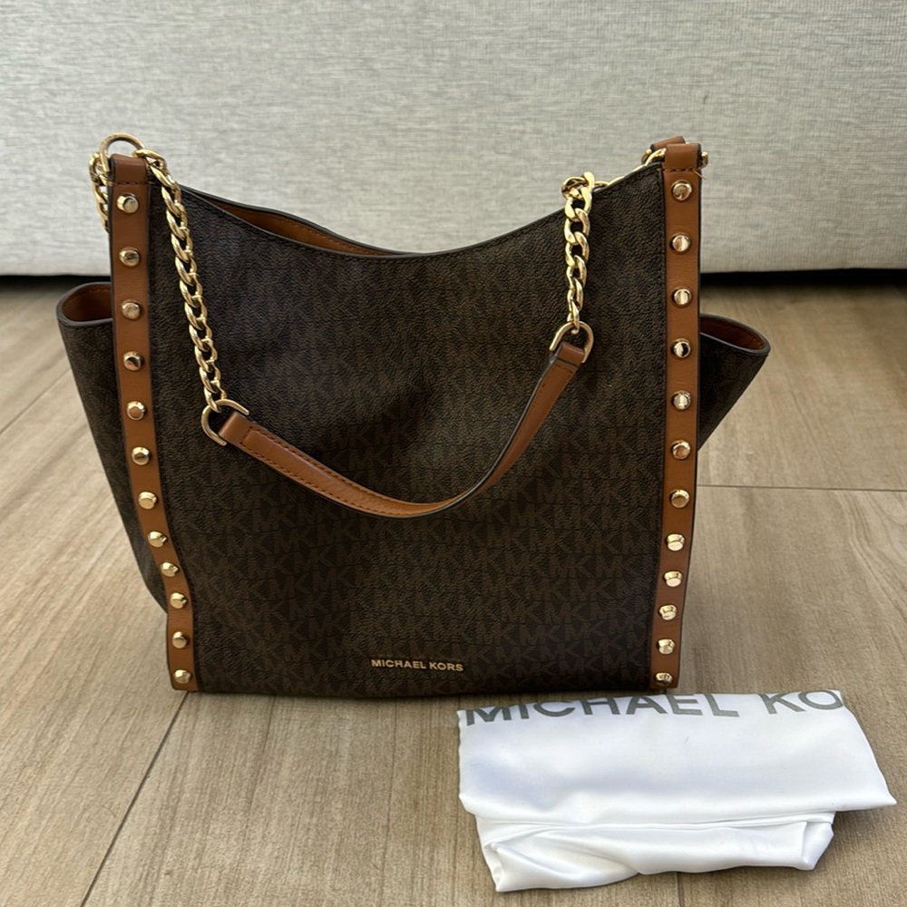 Michael Kors purse